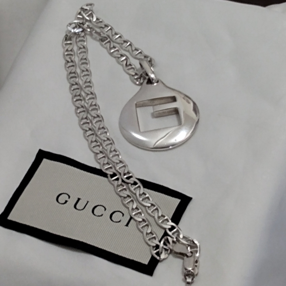Gucci Sterling Silver Square G Motif Pendant Necklace - Picture 8 of 16